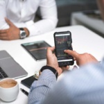 Ce este polita CAR – EAR si ce acopera_Ghid practic pentru protejarea investitiilor in constructii si energie_Parteneri de afaceri, birou, investitii, device-uri