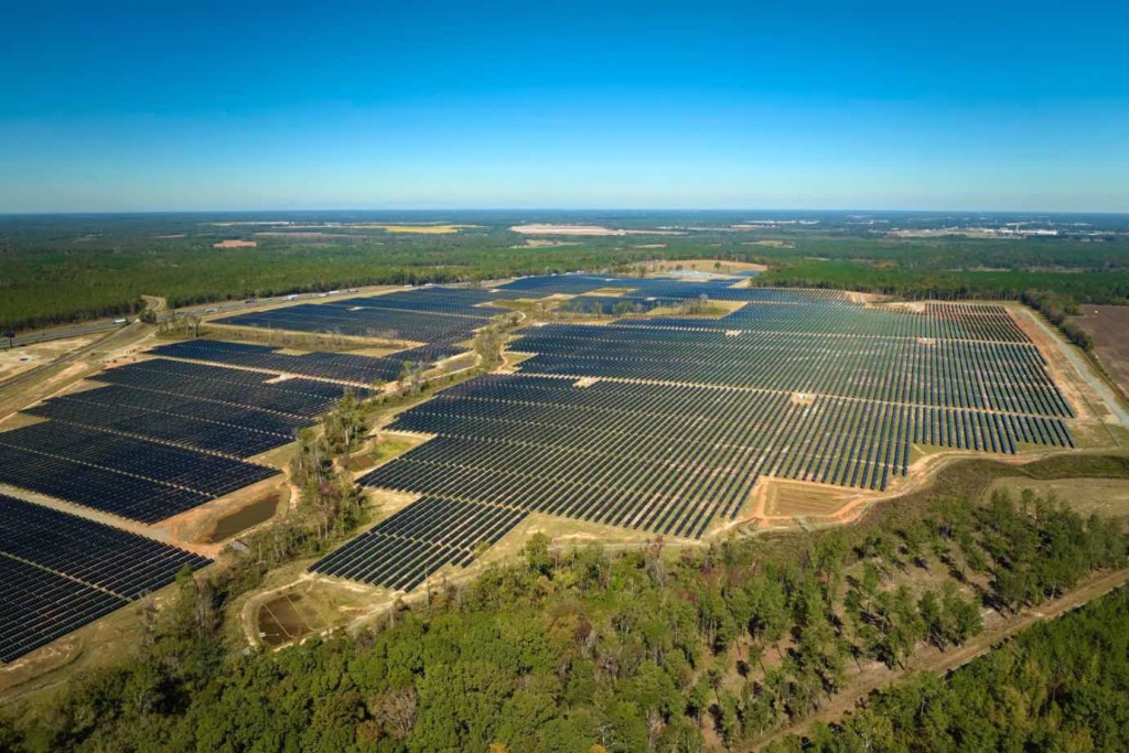 Care sunt riscurile operationale specifice pentru care un parc solar finalizat are nevoie de o asigurare Property Damage in 2026?
